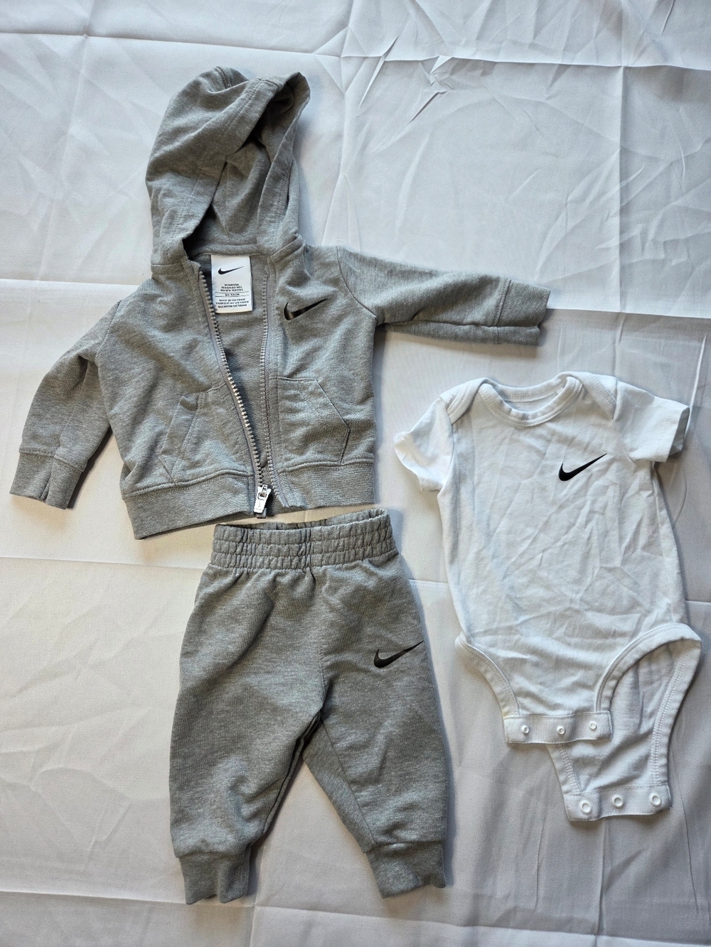 Nike Baby Gray & White 4-Piece Set